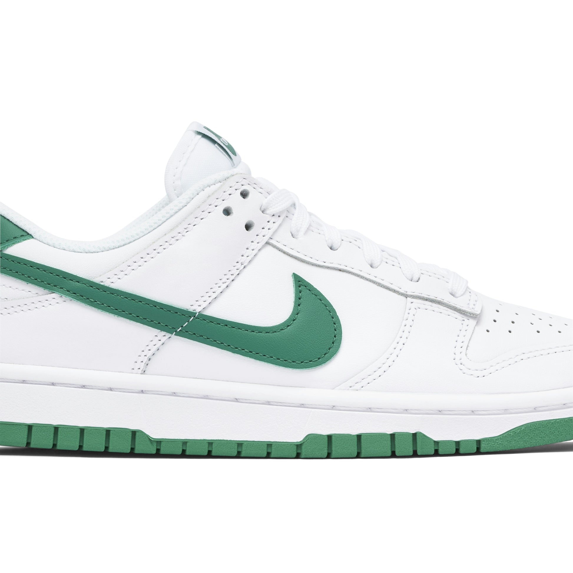 NIKE DUNK LOW WHITE LUCKY GREEN WOMENS