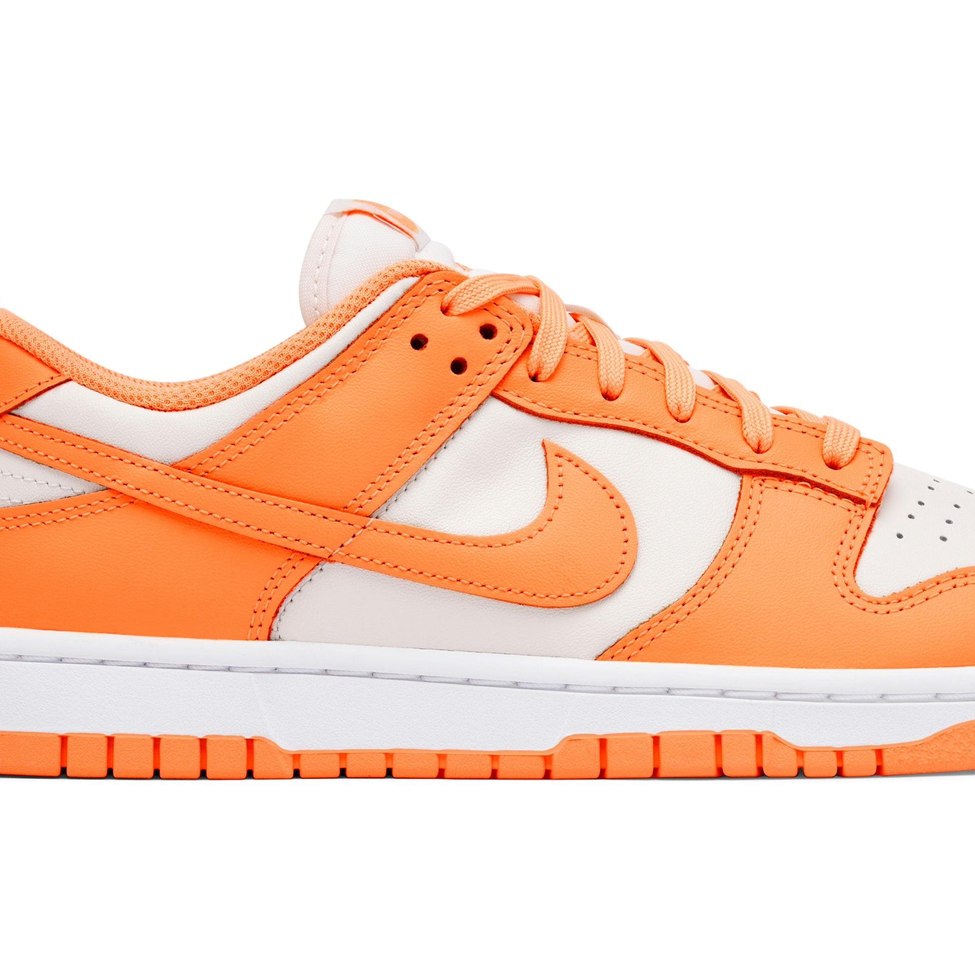 NIKE DUNK LOW PEACH CREAM WOMENS