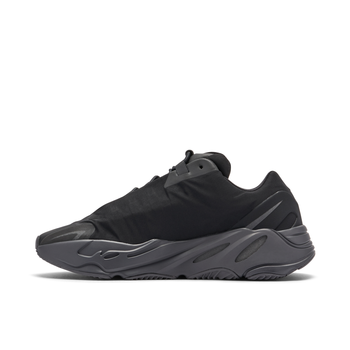 YEEZY 700 MNVN TRIPLE BLACK