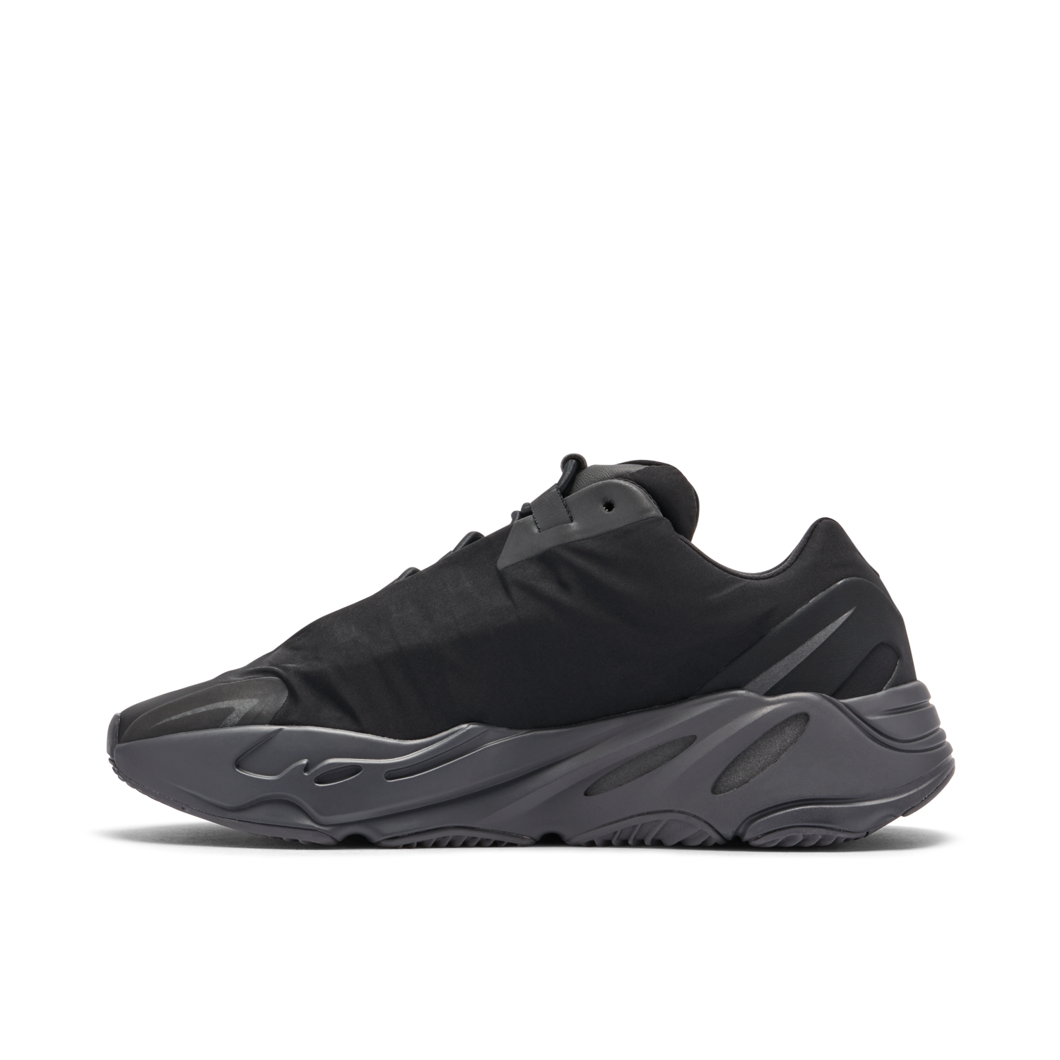 YEEZY 700 MNVN TRIPLE BLACK