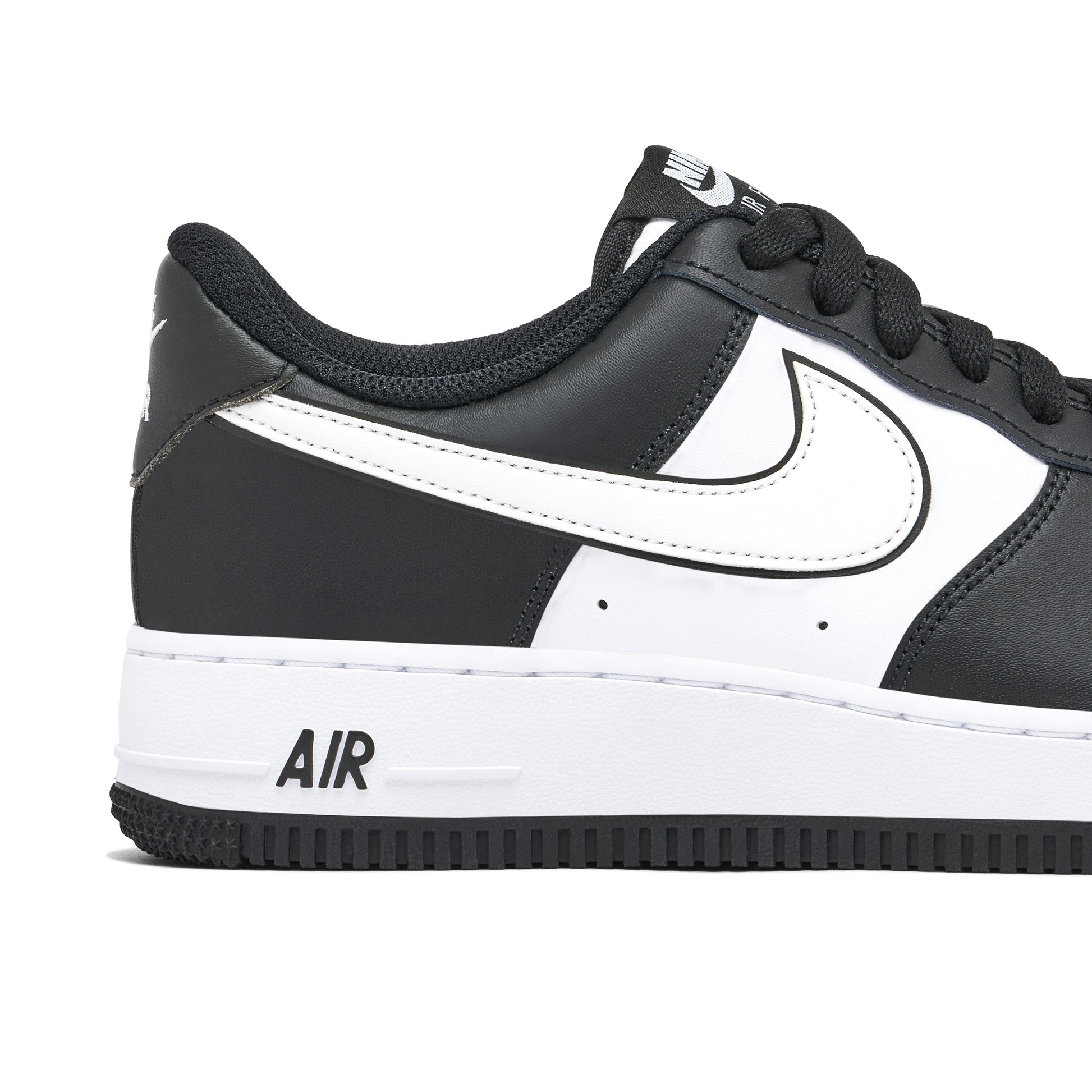 NIKE AIR FORCE 1 07 LOW WHITE SWOOSH PANDA