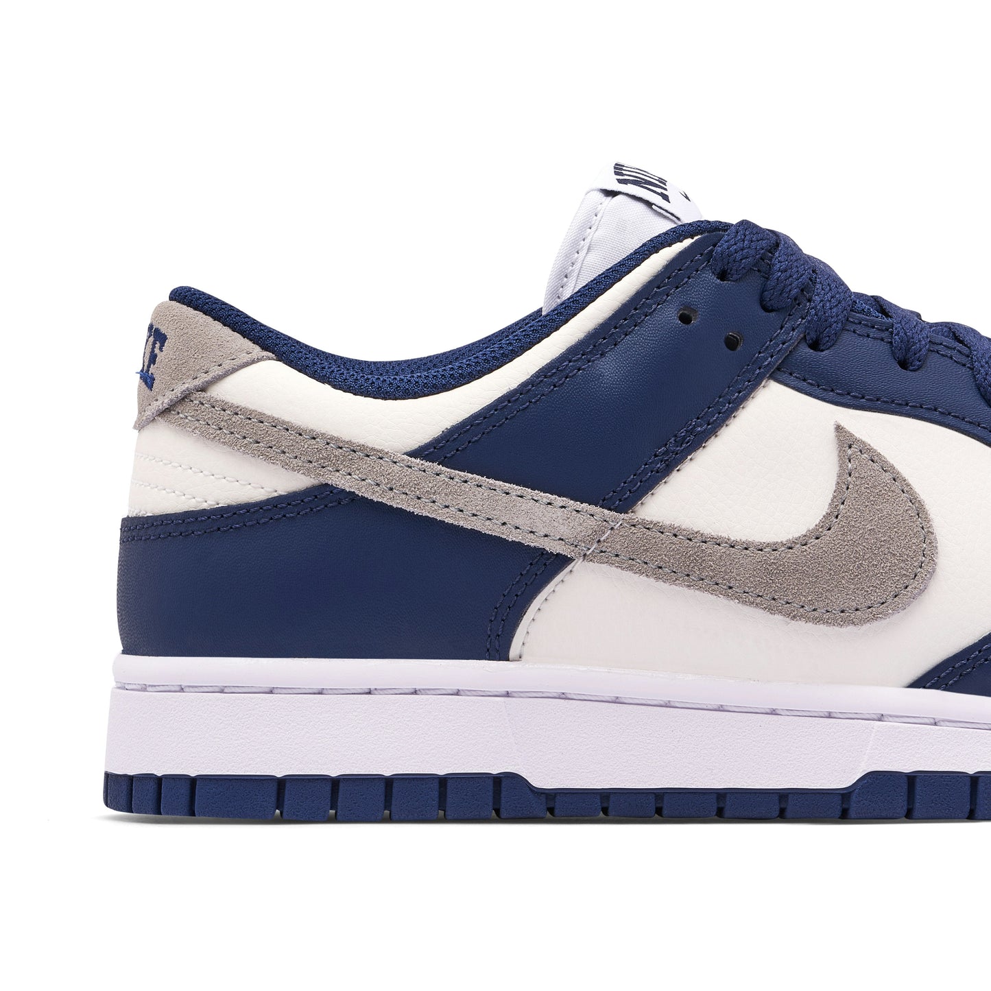 NIKE DUNK LOW MIDNIGHT NAVY SUMMIT WHITE