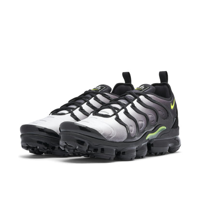 NIKE AIR VAPORMAX PLUS BLACK VOLT