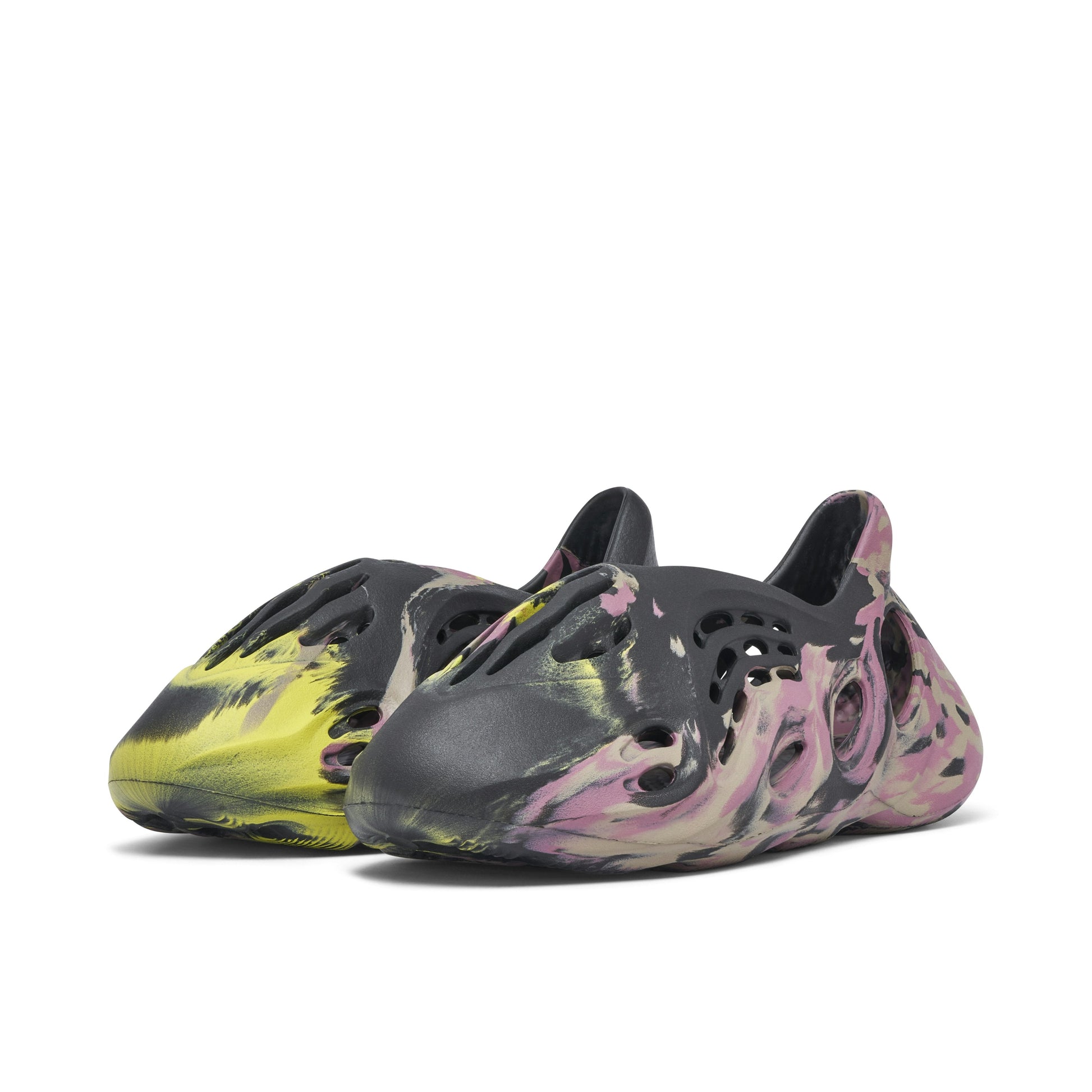 YEEZY FOAM RUNNER MX CARBON