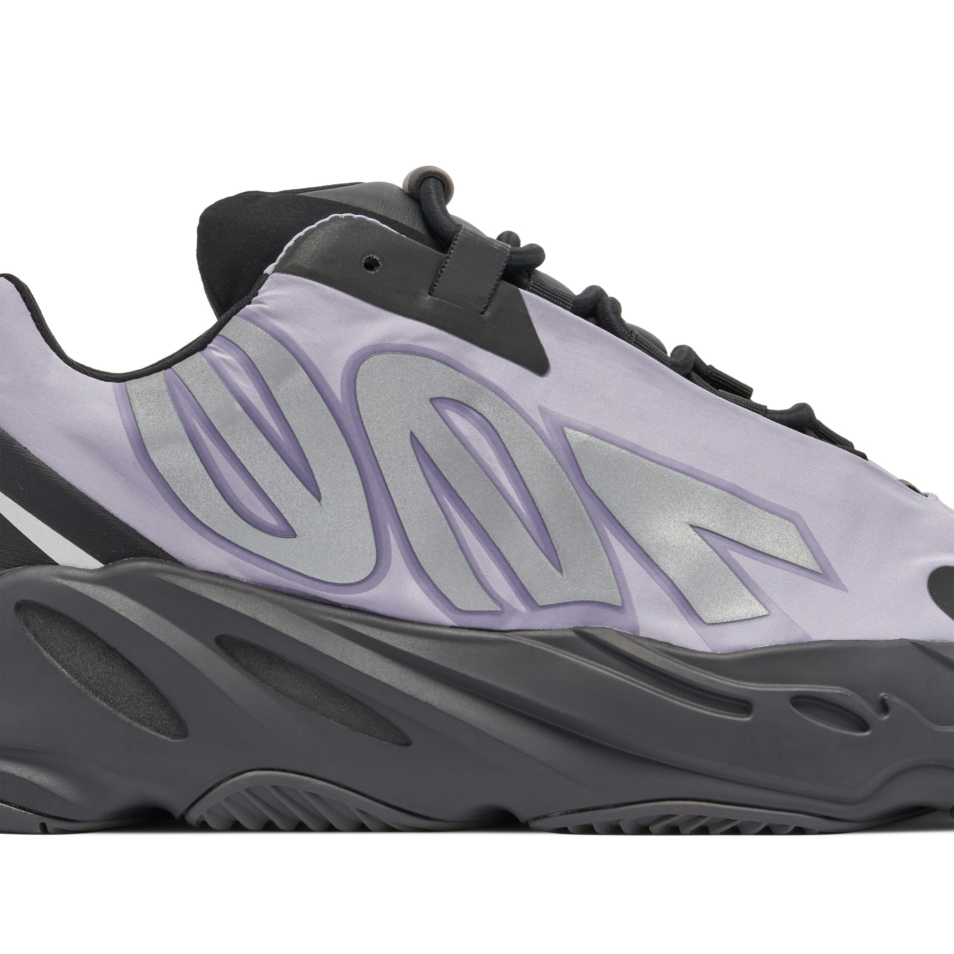 YEEZY BOOST 700 MNVN GEODE